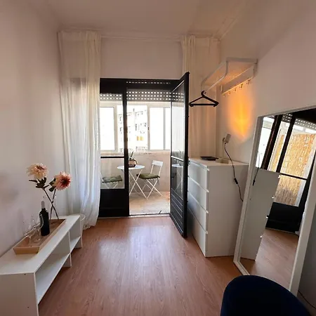 Near The Metro In Apartman